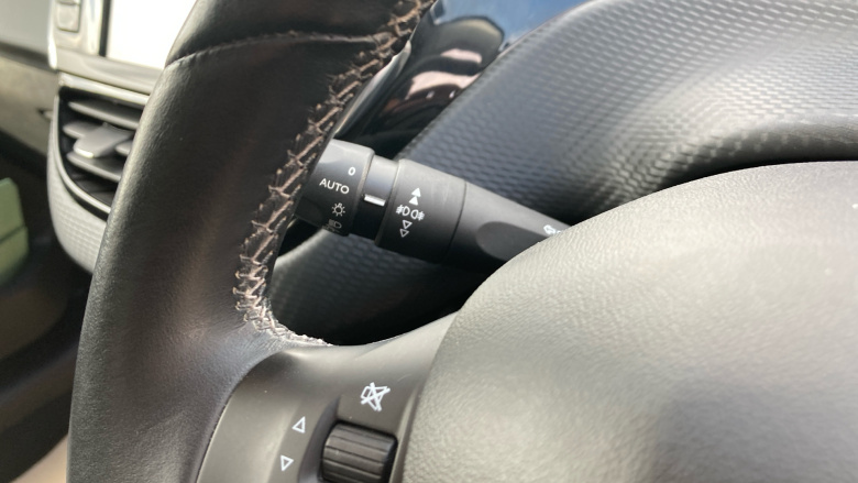 Peugeot 2008 1.2 PureTech Allure 5dr Petrol Estate